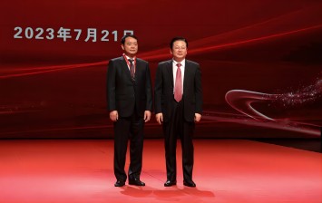 ?西保集團蟬聯(lián)市五星級企業(yè)榮譽，集團董事長、總經理李偉鋒獲市“功勛企業(yè)家”稱號